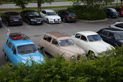 Saab auf dem Hotelparkplatz
